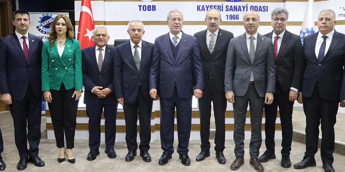 Türkiye büyük millet meclisi (tbmm) milli savunma komisyonu başkanı hulusi akar, "söz dinleyen değil, sözü dinlenen türkiye'de yaşıyoruz. Bunun dışında ne yapmamız gerekiyorsa beraber yapacağız" dedi.
