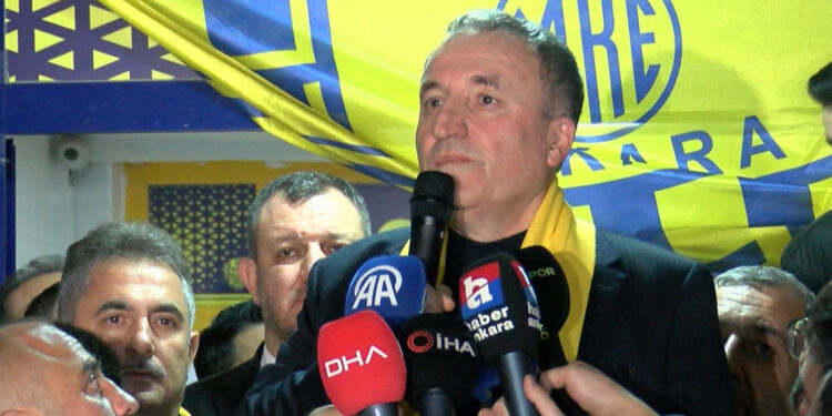 Halil Umut Meler davasında 'rapor bekleme' kararı