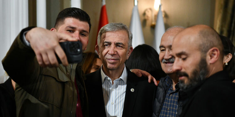 Halkın parasını çöp projelere yatıramazsınız