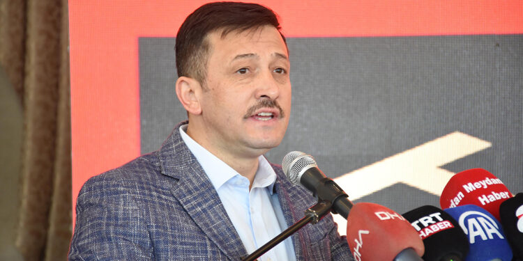 Hamza Dağ'dan İzmir'e suda yüzde 50 indirim sözü