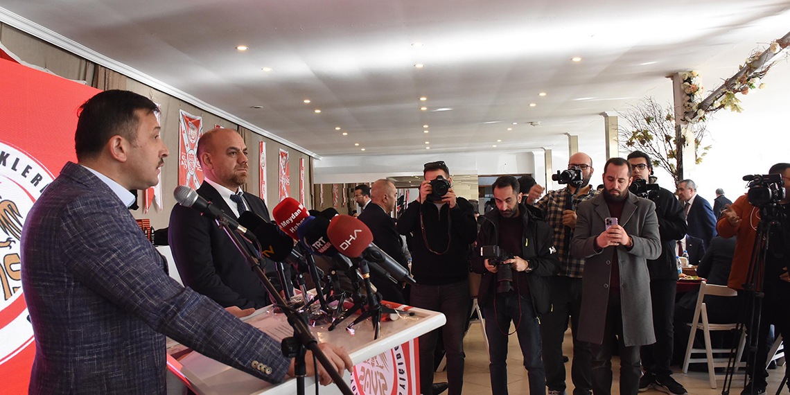 Hamza Dağ'dan İzmir'e suda yüzde 50 indirim sözü