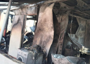 Hatay'da depremzedelerin yaşadığı 3 konteyner yandı