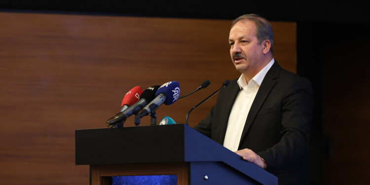 Hemşirelerin bir an önce atanmasını bekliyoruz