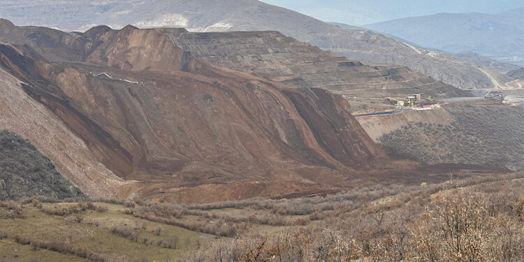 Şirket, hukuka aykırı ÇED kararları almakta