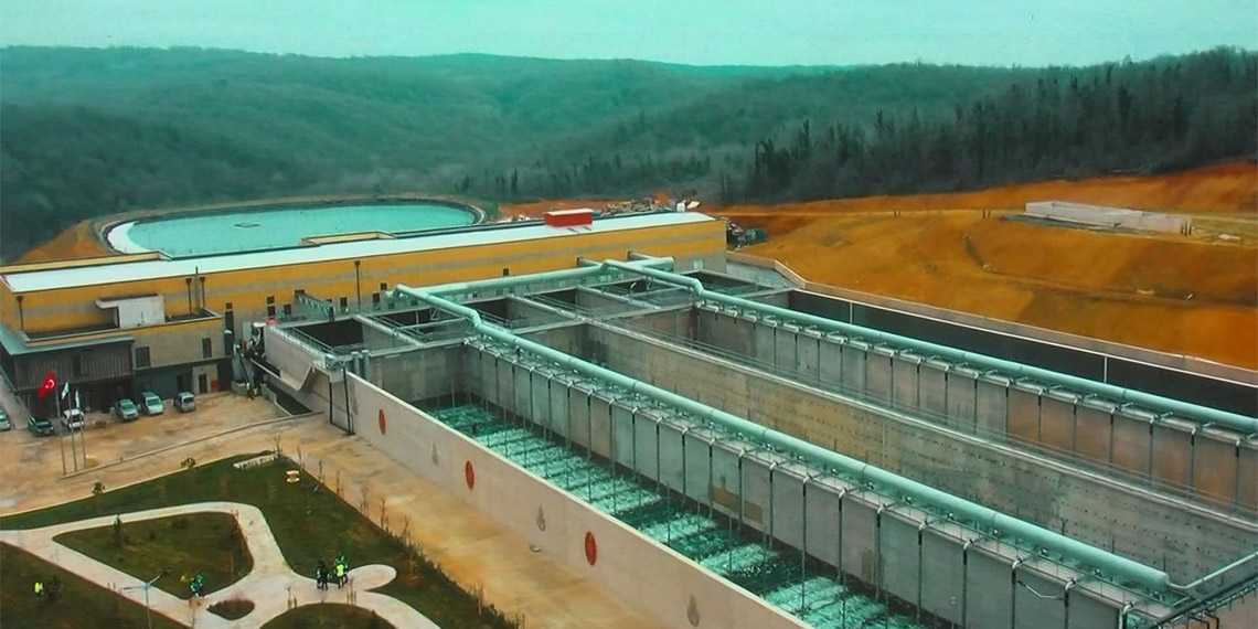 İstanbul Büyükşehir Belediye Başkanı Ekrem İmamoğlu, "Çevre yatırımlarına tam 945 milyon dolar bütçe ayırarak İstanbul'u çevre felaketlerine karşı güçlendirdik, güçlendirmeye devam ediyoruz." dedi.