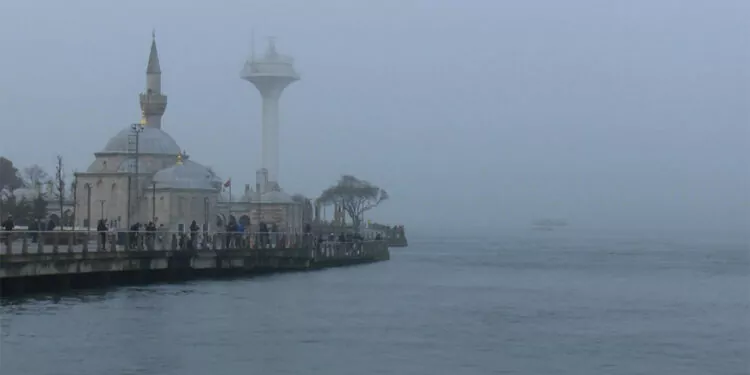 İstanbul'da sis nedeniyle vapur seferleri iptal edildi