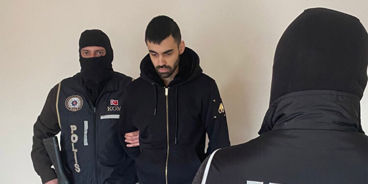 Kırmızı bültenle aranan uyuşturucu şüphelisi yakalandı