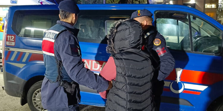 İzmir merkezli 9 ilde, DHKP-C operasyonu