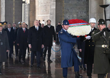 İlham Aliyev Anıtkabir'i ziyaret etti