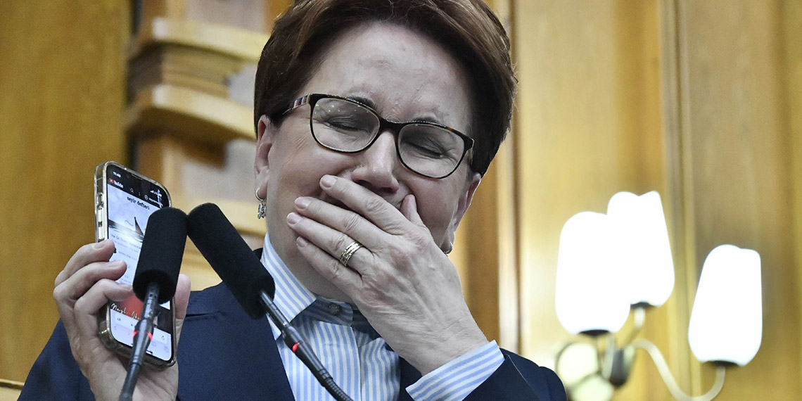 İYİ Parti Genel Başkanı Meral Akşener, millete, doğaya ve toprağa yapılan ihaneti görmezden gelemeyeceklerini söyleyerek, "Sessiz kalmayacağız, kabul etmeyeceğiz. Cennet doğamız için mücadele etmeye bıkmadan devam edeceğiz. İliç'teki felakete yol açan ihmallerin ve bu ihmallere imza atanların peşini bırakmayacağız" dedi.