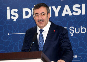 İlk defa ekonomimiz trilyon dolar seviyesini geçmiş oluyor