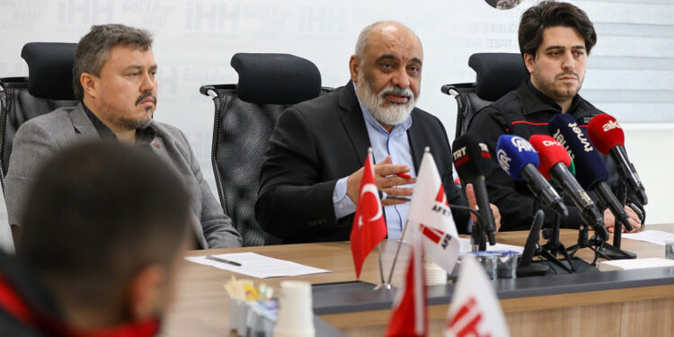 İlk kurtarma eğitimi herkese verilmeli