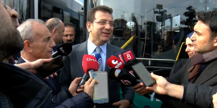 İmamoğlu yeni alınan otobüslerin tanıtım toplantısında