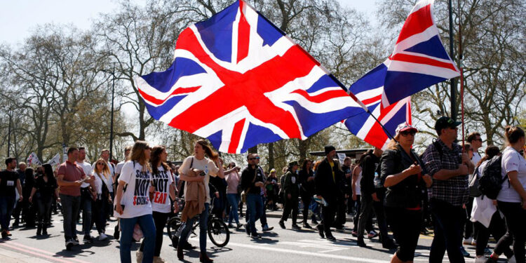 İngiltere, protestoları merkezine alan yasakları duyurdu