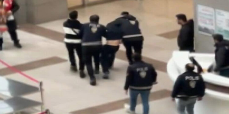 İstanbul Adalet Sarayı'nda hareketli dakikalar