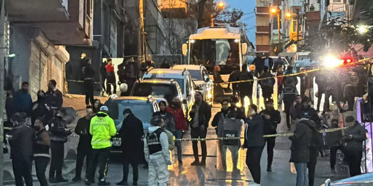 İstanbul'da ak parti aday tanıtımına silahlı saldırı