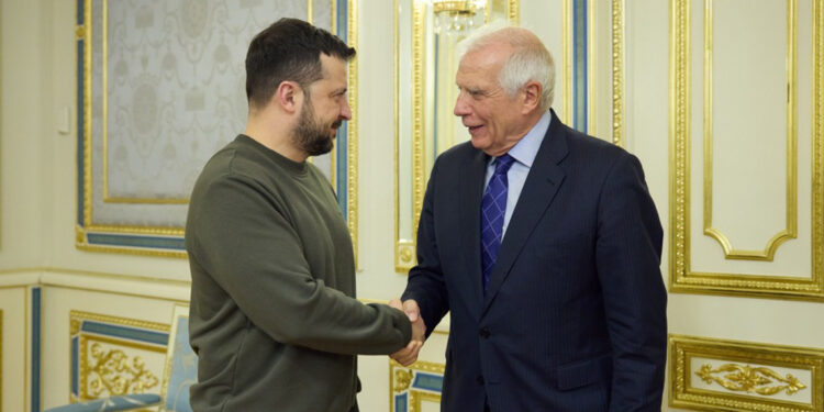 Josep Borrell Kiev’de Zelenski ile görüştü