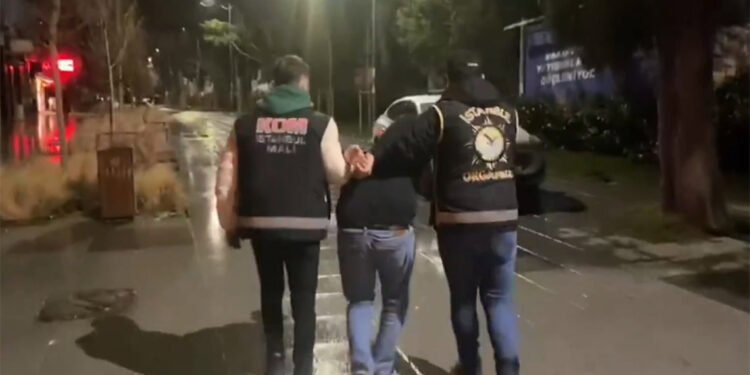 Çember-12 operasyonlarında 3 bin 257 firari yakalandı