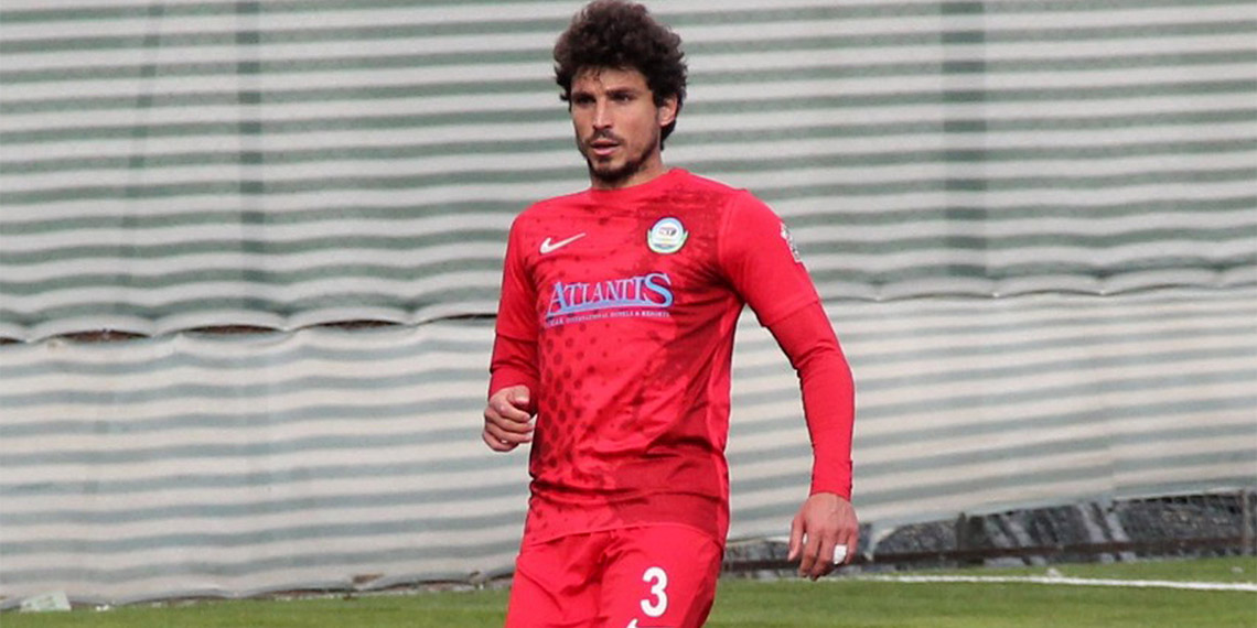 Kanser tedavisi gören futbolcu Mümin Talip Pazarlı, tedavi gördüğü hastanede yaşamını yitirdi.