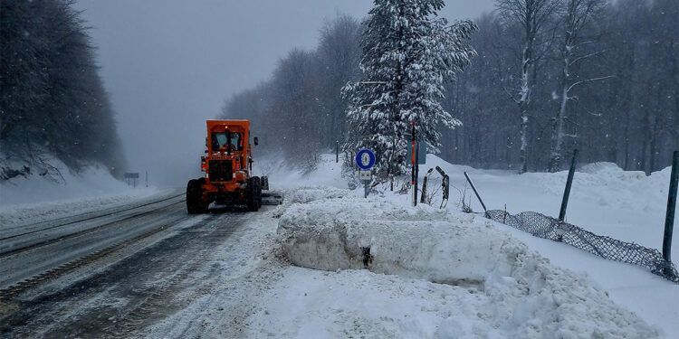 Kocayayla geçidinde kar kalınlığı 29 santime ulaştı