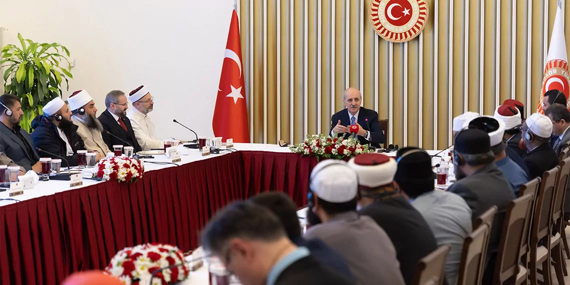 Tbmm başkanı numan kurtulmuş, "i̇slamofobiyi üreten merkezler, i̇slam düşmanlığını bir araç olarak kullanıyorlar" dedi.