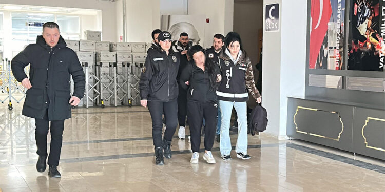 Kütahya'da tefecilik operasyonu; 10 kişi adliyede