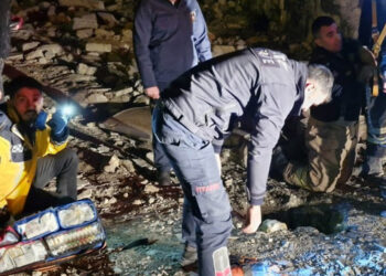 Kuyuya düşen çocuk kurtarıldı