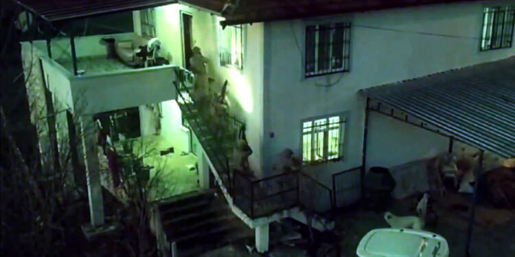 'Kafes-38' operasyonlarında 2 suç örgütü çökertildi