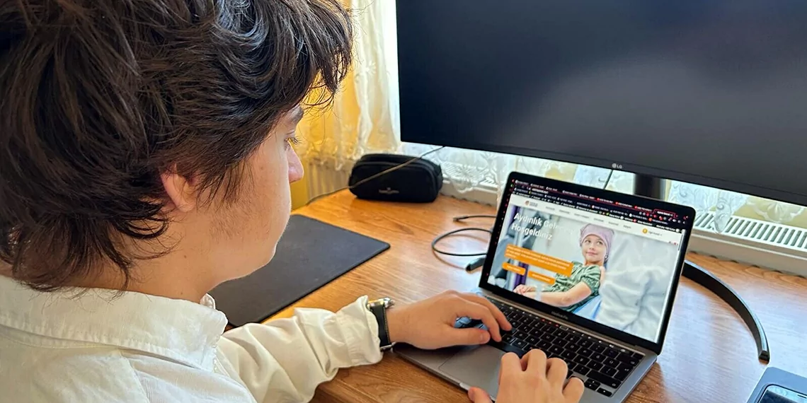 Kanser hastası çocuklar için internet sitesi tasarladı