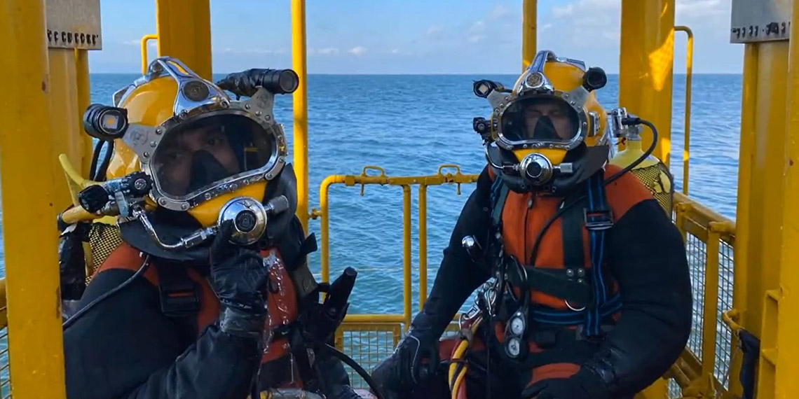 Marmara Denizi'nde seyir halindeyken batan BATUHAN A adlı gemideki kayıp 4 mürettebat 9 gündür aranıyor. Dalgıçların görüş mesafesinin sıfır olması nedeniyle elle 2 kez arama yaptığı makine dairesinden sonuç alınamazken, daha önce 3 kez aranan kaptan köşkü, güverte ve kamaralar bir kez daha aranacak.