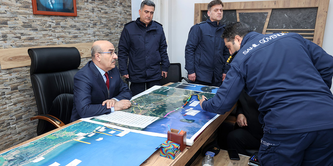 Marmara Denizi açıklarında batan 'BATUHAN A' isimli geminin kayıp 5 mürettebatını arama çalışmaları, 6'ncı gününde 571 personelle denizden, havadan ve karadan sürdürülüyor. Kayıp 5 mürettebatı bulmak için Deniz Kuvvetleri Komutanlığı Sualtı Savunma Grup Komutanlığı (SAS) komandoları da devreye girdi.