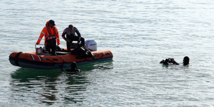 Kayıp 6 mürettebattan 1'inin cansız bedeni çıkarıldı