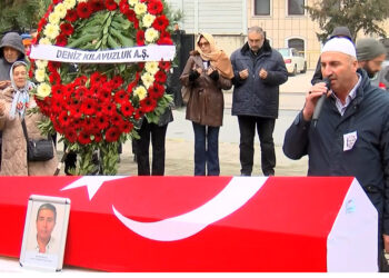 Kılavuz Kaptan Oğuz Kök'e veda töreni