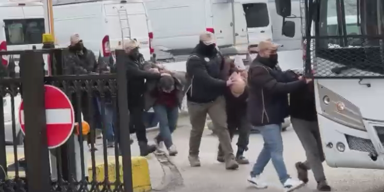 Kiliseye saldıran şüpheliler adliyeye sevk edildi