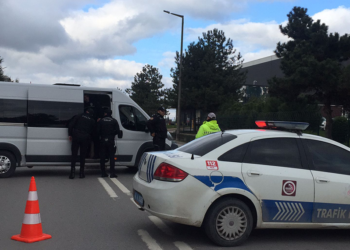 Kocaeli'de fabrikayı basıp işçileri rehin aldı