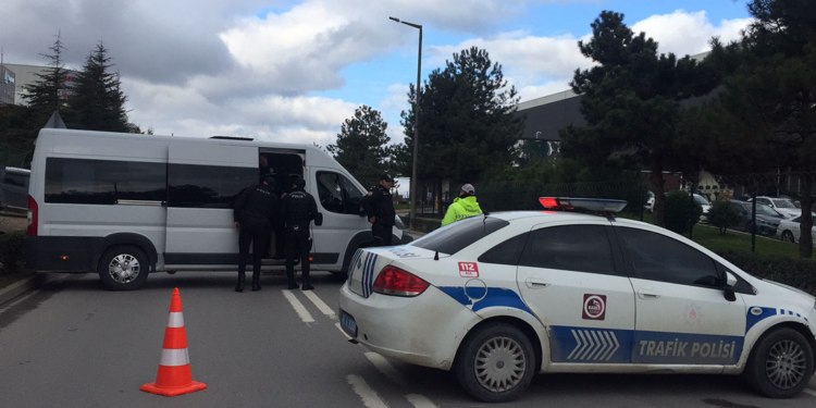Kocaeli'de fabrikayı basıp işçileri rehin aldı