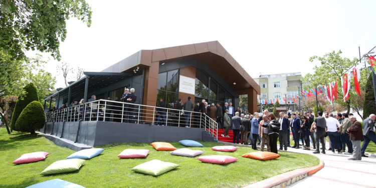 Küçükçekmece'de 4 mahalleye Emekliler Kafeteryası açılacak