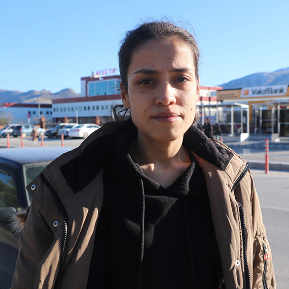 Afyonkarahisar Sağlık Bilimleri Üniversitesi (AFSÜ) Hastanesi'nde kulağından ameliyat edilen Kaan Batu Öz'ün (4) ailesi, yanlış tedavi uygulandığı iddiasıyla doktor hakkında suç duyurusunda bulundu.