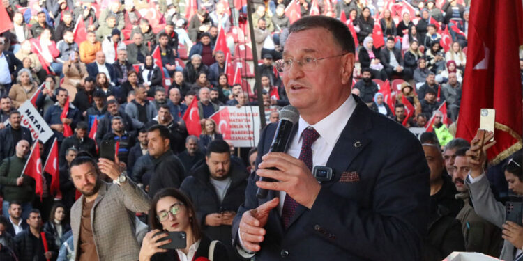 Bizi yalnız bırakanlara Hatay'ımızı teslim etmeyeceğiz