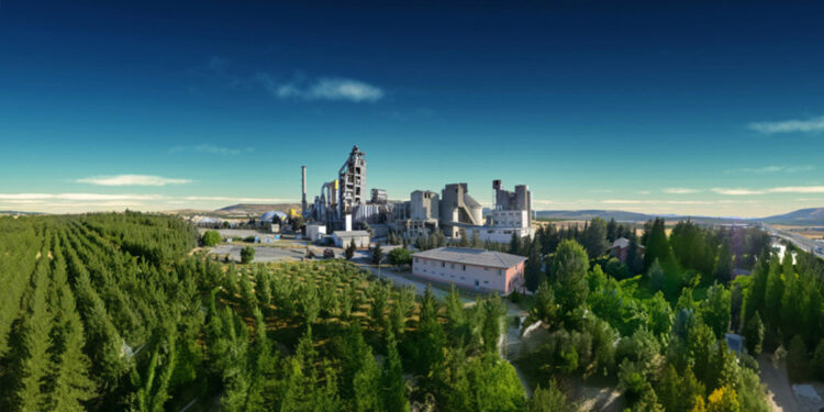 Limak Doğu Anadolu Çimento’ya 4,4 katı başvuru geldi