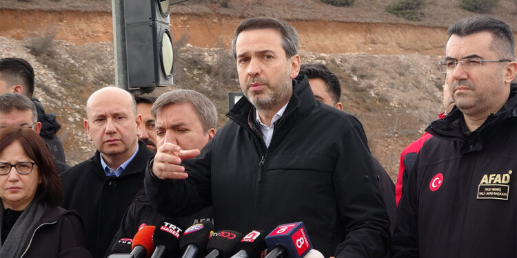 Göçük alanındaki toprağın kaldırılmasıyla ilgili planlama aşamasına geçtik