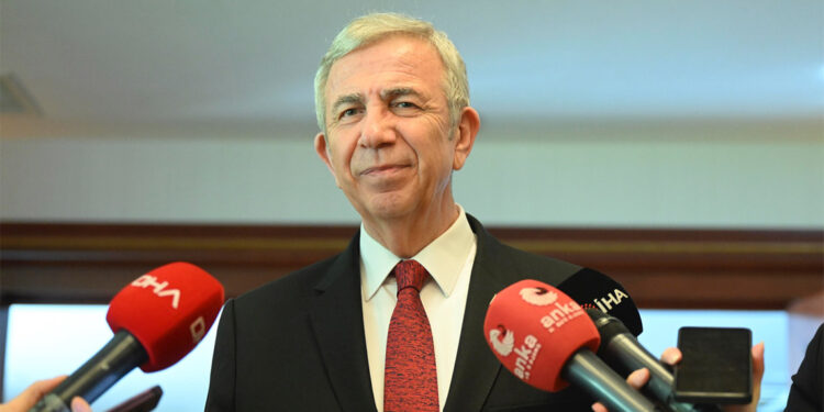 Siyaset insanların zenginleşme aracı olmamalı