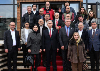 Bizim yaptıklarımızı vaat olarak sunmaktan başka bir şey yapmıyorlar