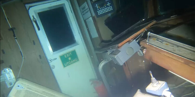 Batık geminin enkazı görüntülendi