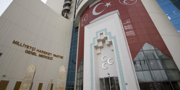 MHP aday listelerini seçim kurullarına teslim etti