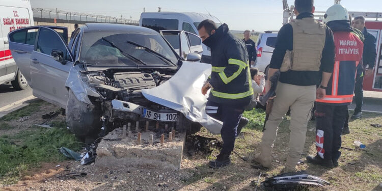 Mardin Nusaybin'de kaza: 1'i bebek, 6 yaralı