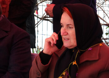Meral Akşener'in ablası, son yolculuğuna uğurlandı