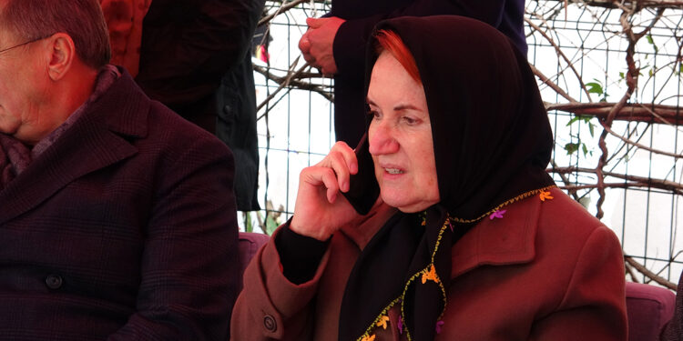 Meral Akşener'in ablası, son yolculuğuna uğurlandı