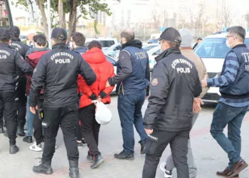 Mersin'de deaş yapılanmasına operasyon: 16 gözaltı