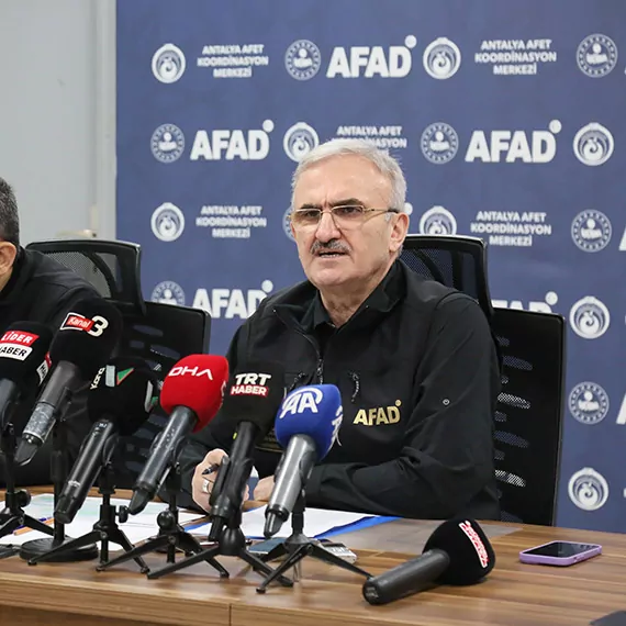 İçişleri bakan yardımcısı münir karaloğlu, meteorolojinin antalya için uyarısının 'yeşil'e döndüğünü söyledi.